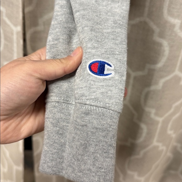 Champion Heather Gray Women's Cropped sweatshirt size small - Picture 5 of 8